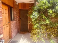 Retreat to Willunga Farmhouse. Attractions Willunga Market, Wineries, Walking Hotels in Willunga