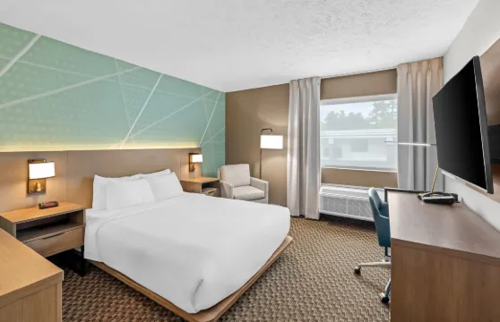 特拉弗斯城舒適酒店