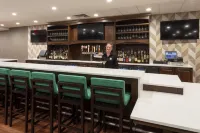 Holiday Inn MARQUETTE by IHG - ที่มีบาร์
