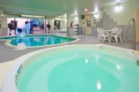 Holiday Inn & Suites REGINA by IHG - Hot Tub