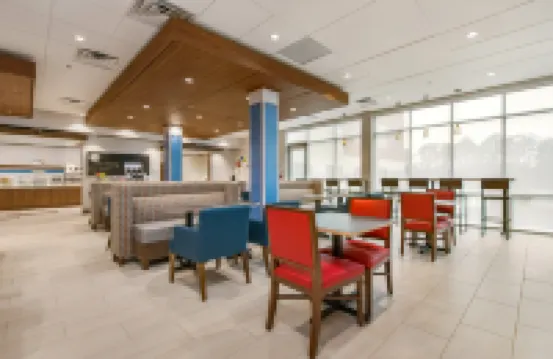 Holiday Inn Express & Suites CARROLLTON WEST by IHG