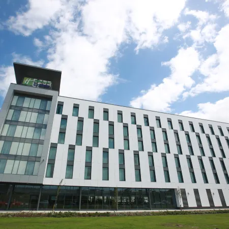 Holiday Inn Express MANCHESTER - TRAFFORD CITY by IHG Отели рядом с достопримечательностью «Стадион «Эй-Джей Белл»»