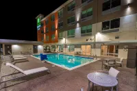 Holiday Inn Express & Suites MOSES LAKE by IHG - Pools