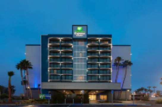 Holiday Inn Express & Suites SANTA ANA - ORANGE COUNTY by IHG Hotels in 