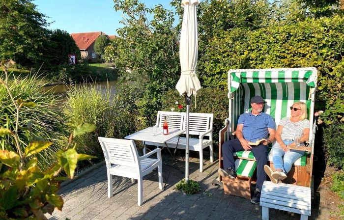 Fernblick: Schicke Farbenfrohe 2-Zi-Fewo Mit Balkon für Den Urlaub zu Zweit