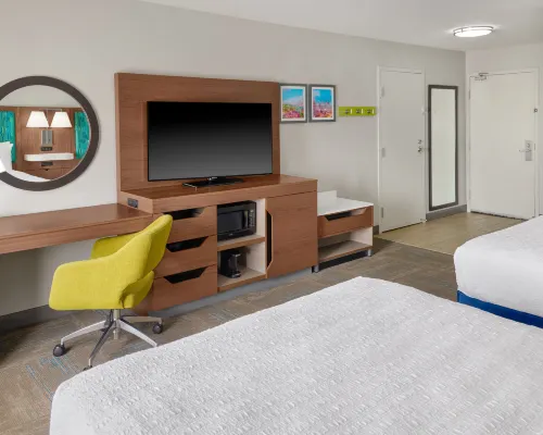 Hampton Inn Kansas City the Legends Hotels in Kansas City