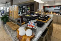 Hilton Garden Inn Memphis Wolfchase Galleria - breakfast
