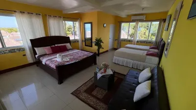 Nuevo Amanecer Hotel a 