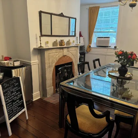 Spacious Historic Home Downtown Annapolis Main St. Book for Commissioning Week!