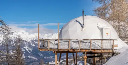 Alpin d'Hôme Hôtel & Spa Отели рядом с достопримечательностью «Couvent Saint Jean de Matha»