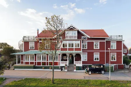 Strandflickornas Havshotell Lysekil Отели в г. Fiskebackskil