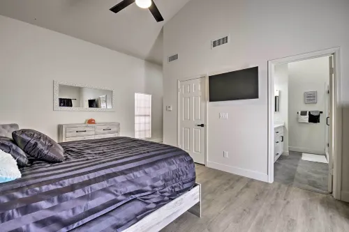 8 mi to Westgate Family-Friendly Glendale Home! - Kitchens