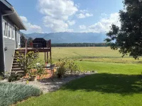 Stunning Bigfork Retreat 4Br/3BA Mountain Views & Montana Charm. Hike Golf Fish! - 홈스테이