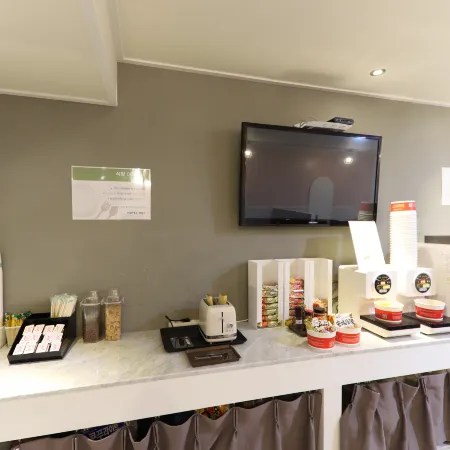 Gunsan Hotel Box