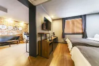 HOTEL BROWN-DOT