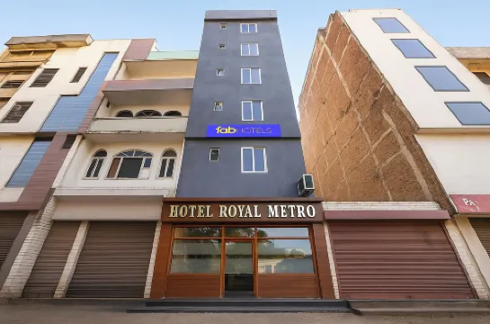 Fabhotel 皇家地鐵酒店