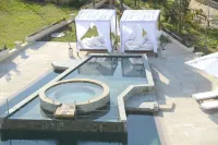 E-Hotel Larnaca Resort & Spa - Hot Tub