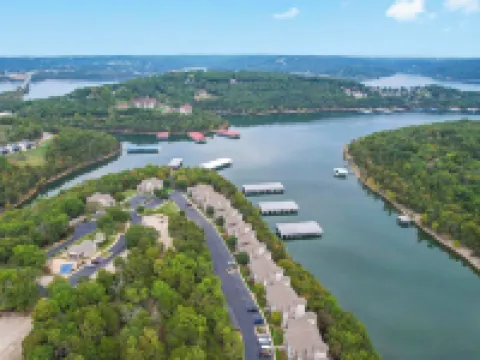Restful Retreat 2bdr for 6 Hotels in Pine B Township
