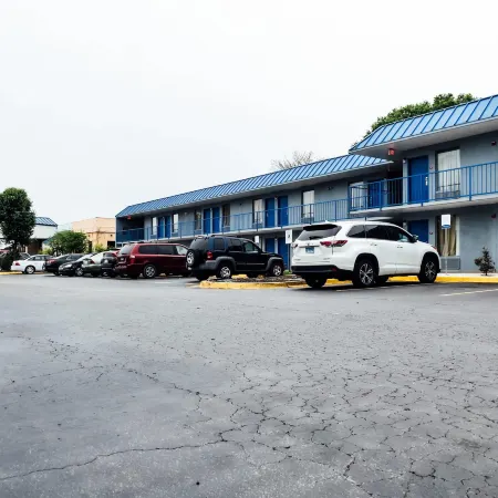Rodeway Inn & Suites