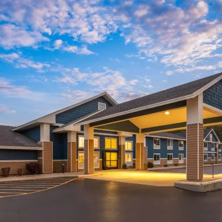 AmericInn by Wyndham Douglas/Saugatuck