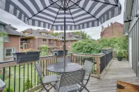 Modern Louisville Apartment w/ Furnished Deck - Apartments