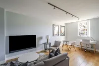 Luxurious 1 Bed House, Free Parking, Braintree Town with Sky TV Hotels in Braintree