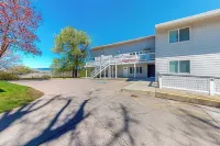 Waterfront Condo W & Dock Access - Apartments