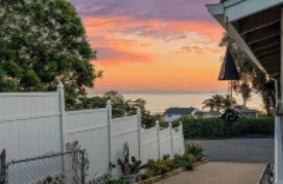 MAGICAL 5-STAR RATED OCEAN VIEW CUSTOM HOME -  PLEASE READ ALL OUR GUEST REVIEWS