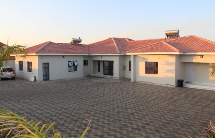 Luxury 2 Bed Self Catering Apartment in Masvingo