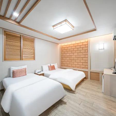 Gyeongju Zara Motel Отели рядом с достопримечательностью «Парк аттракционов Gyeongju World»