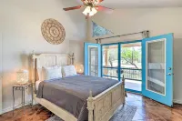 Charming Burnet Cottage w/ Lake View + Porch! - Pet-friendly
