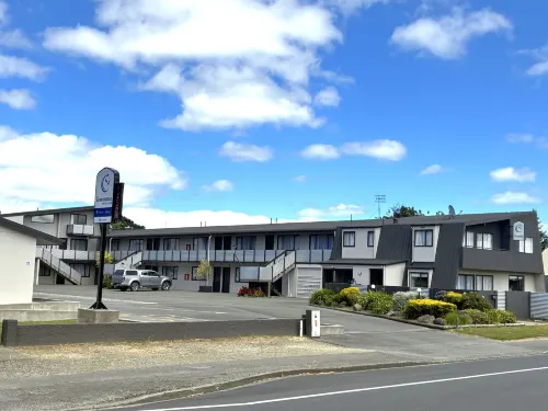 Townsman Motor Lodge - Motels
