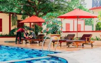 Hotel Gino Feruci Cianjur - Pools