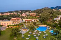 Century Resort - Pools
