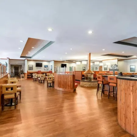 WHITE PEAK HOTEL by IHG