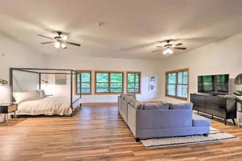 Expansive Home on 16 Acres w/ Smoky Mountain Views - balcony