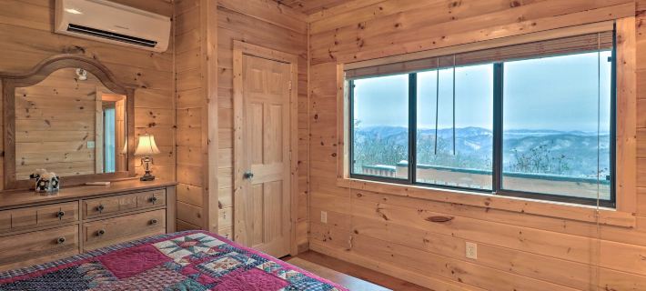 Smoky Mountain Cabin w/ Hot Tub & Views! Hotels in Swain County