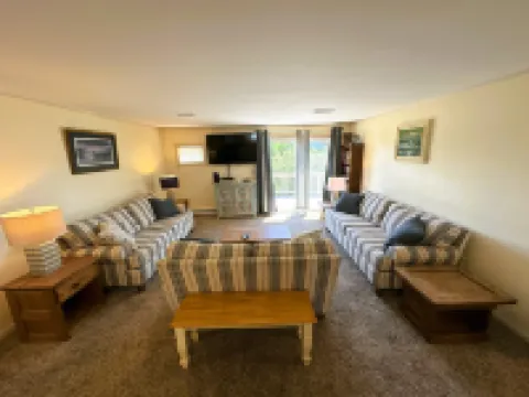 Convenient Beach Access and Sundecks - Inviting Coastal Haven