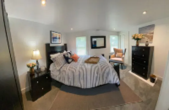 The Blue Cottage Reduced Rates for "Buckeye Lake Winter Fest" Newly Renovated.