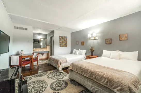 OYO Holiday Capri Motel & RV Park โรงแรมใน