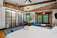 Luxury, Historic 4Bd Rowhouse in the Heart of DC! - Condos
