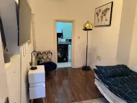 Modern 1-Bedroom Flat in Trendy Leytonstone