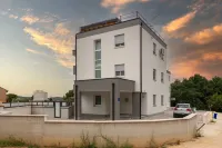 帶海景的精裝修頂層公寓 - 公寓