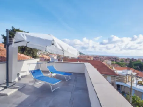 五彩河岸 迪安道爾濱海酒店