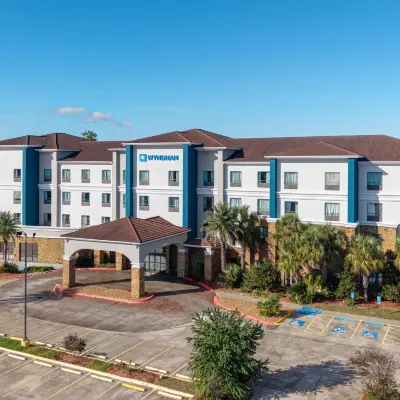 Wyndham Lake Charles Hotels near North Beach