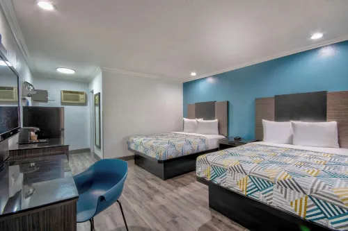 Studio 6 Suites San Bernardino, CA - parking
