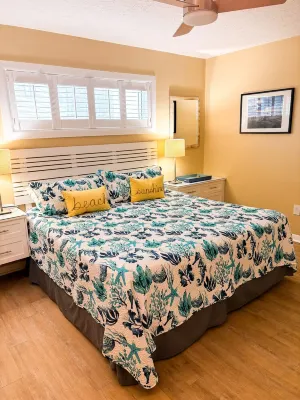 Duck, NC - Oceanfront and Unlimited Sunrises!  Welcome to Sandy Quacks!