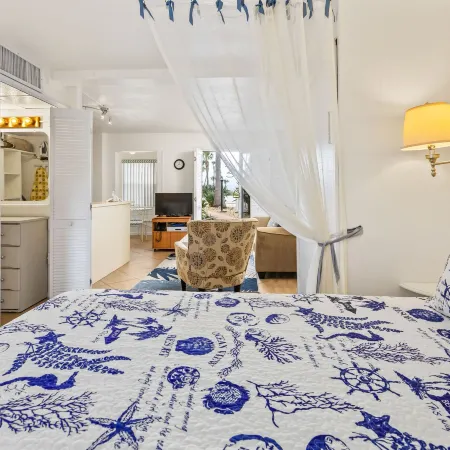 Sea Club I