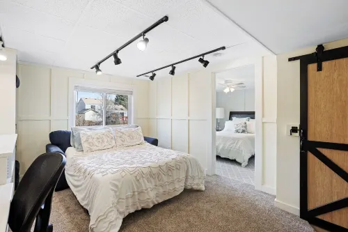 Sunny Private Guest Suite, 30 Min from Denver/Boulder, Kids and Pets Welcome!