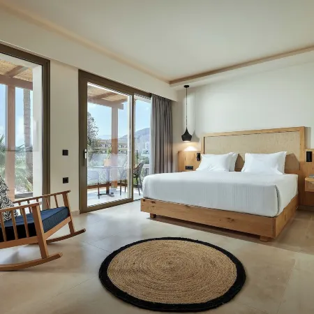 Sentido Amounda Bay Отели рядом с достопримечательностью «Пляж Амудара»